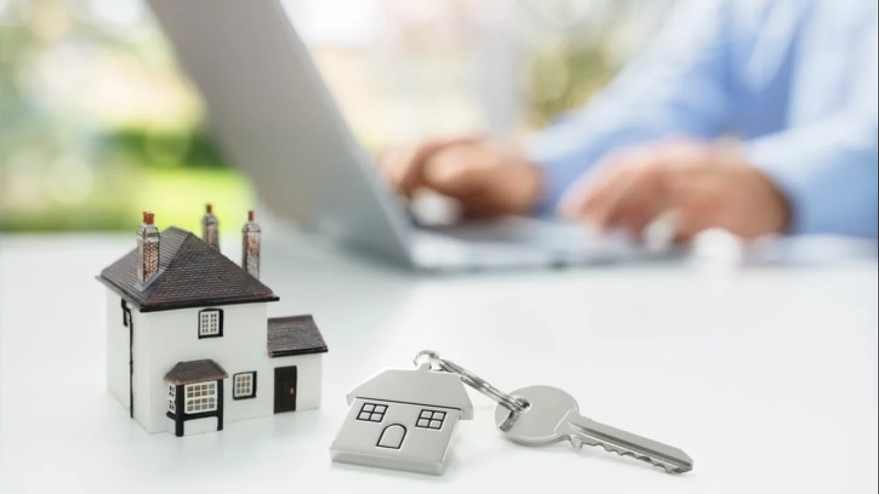 Como funciona o leilão de imóveis da Caixa? Saiba como participar