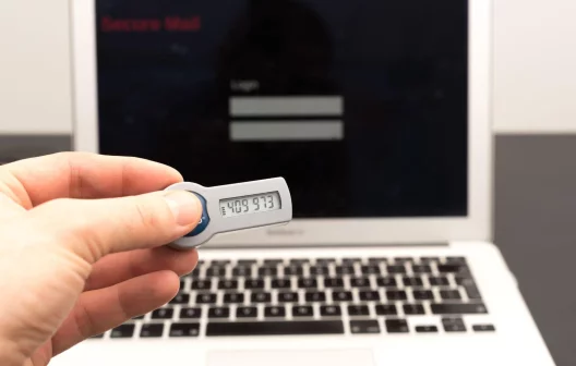 "Proteção garantida: descubra por que o token de segurança é essencial para sua segurança online!"