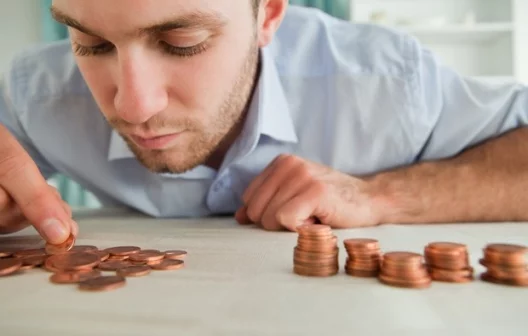 "5 passos essenciais para recuperar sua vida financeira após limpar o nome. Confira!"