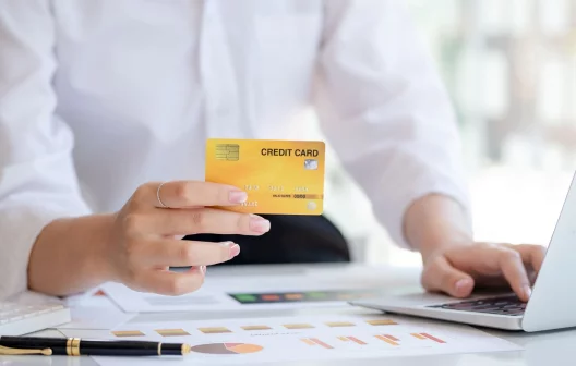 "Descubra os benefícios do cartão de crédito pré-pago e se vale a pena ter um!"