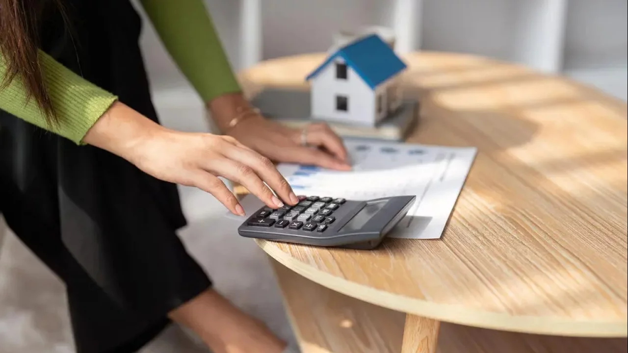 Quais as diferenças entre empréstimo e financiamento? Entenda os contratos