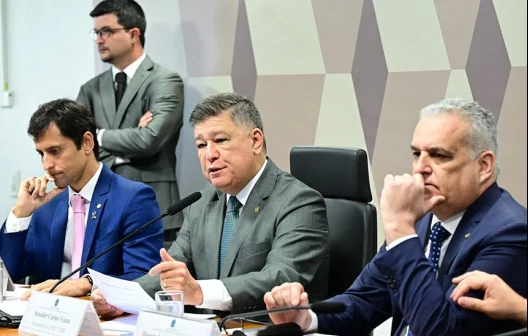 "CPMI do INSS decide suspender consignados: entenda o impacto dessa medida!"