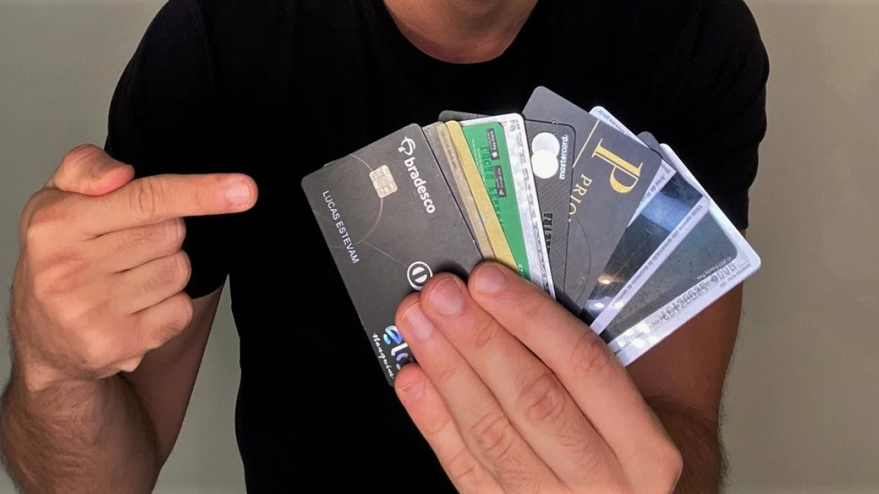 Como ganhar renda extra utilizando cartão de crédito? Confira algumas dicas