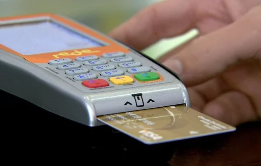 "Descubra se parcelar no cartão vale a pena: Prós e Contras que você precisa saber!"