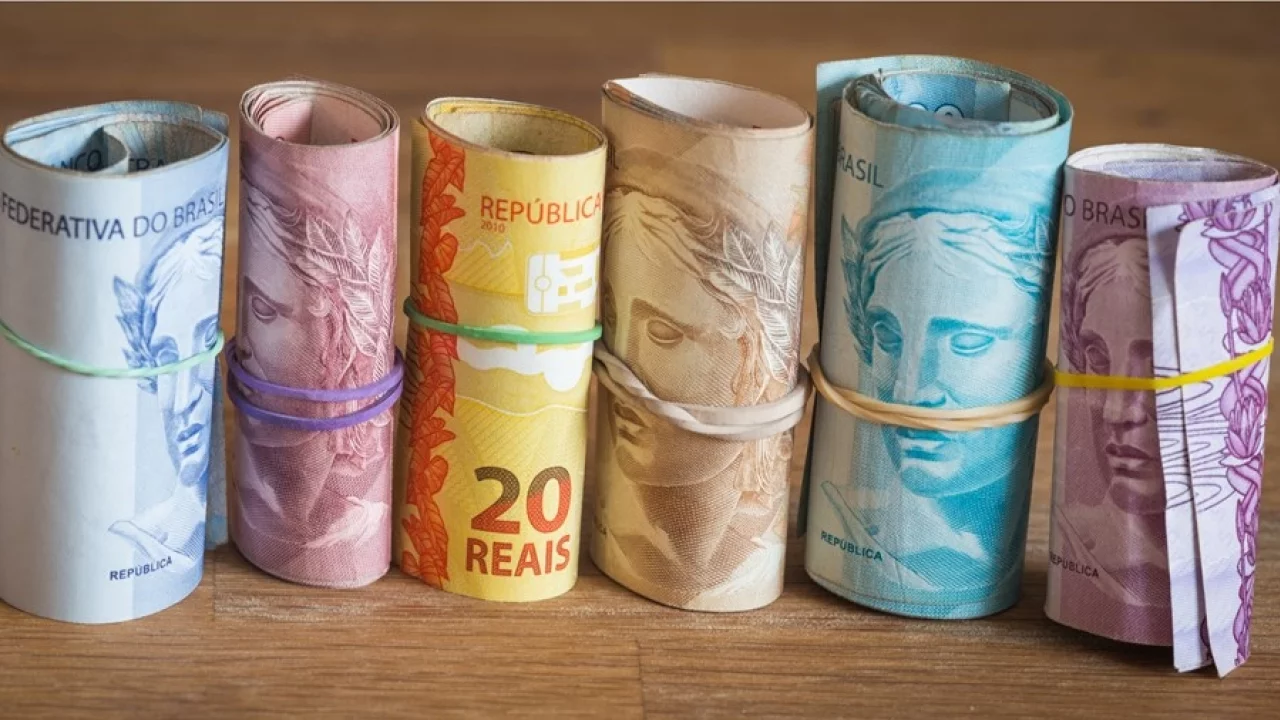 Quer começar a guardar dinheiro todos os meses? Confira dicas