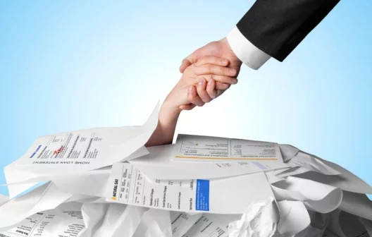 "Descubra como se livrar das dívidas de uma vez por todas e manter suas finanças sob controle!"