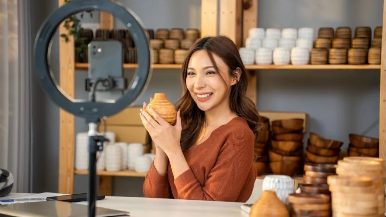 Como vender através do Live Shopping? Saiba como funciona essa forma de vender pela internet