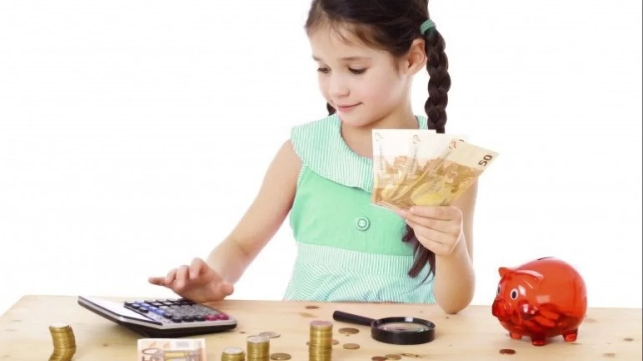 6 hábitos financeiros que os pais podem ensinar aos filhos