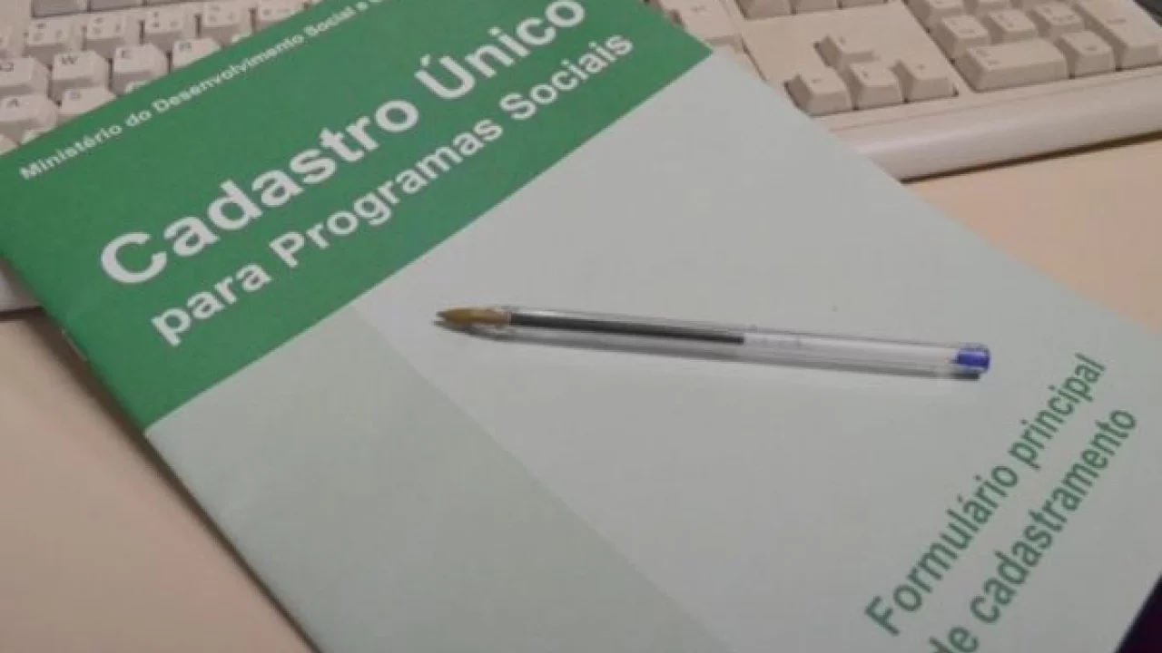 CadÚnico desatualizado pode bloquear benefícios? Entenda os riscos