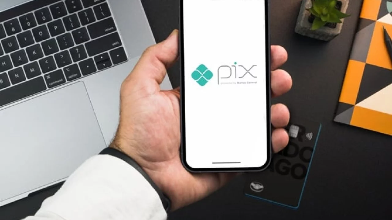 É possível aumentar o limite usando Pix no cartão? Entenda a relação