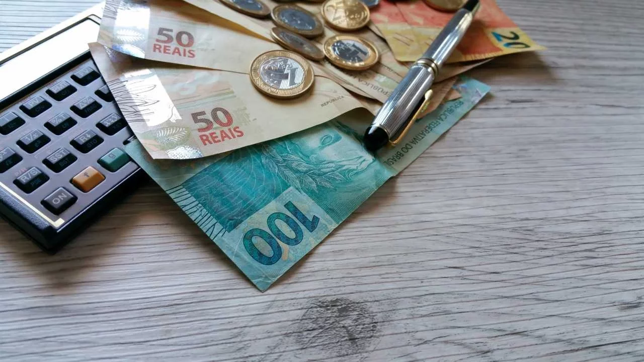 Renda extra com serviços por encomenda: como começar sem estoque grande
